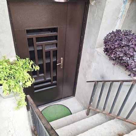 Mery'S Family Apartment Тбилиси Екстериор снимка