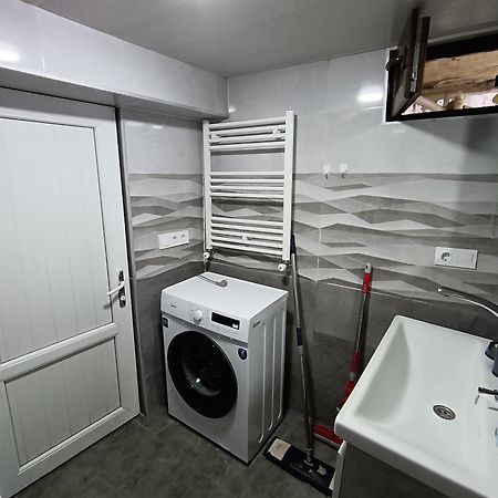 Mery'S Family Apartment Тбилиси Екстериор снимка